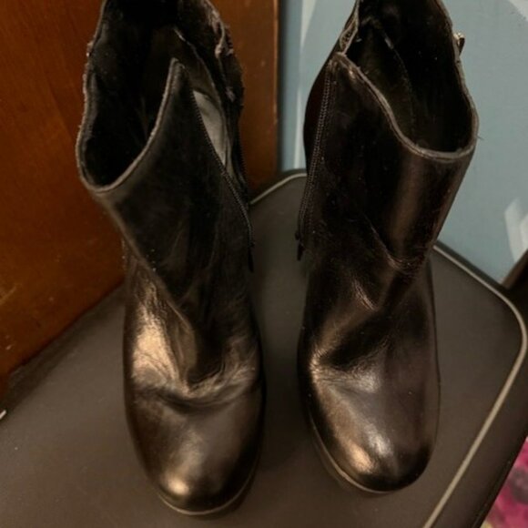 Schutz Black Leather Platform Heel Boot with Lug Sole and zippers - Picture 6 of 16